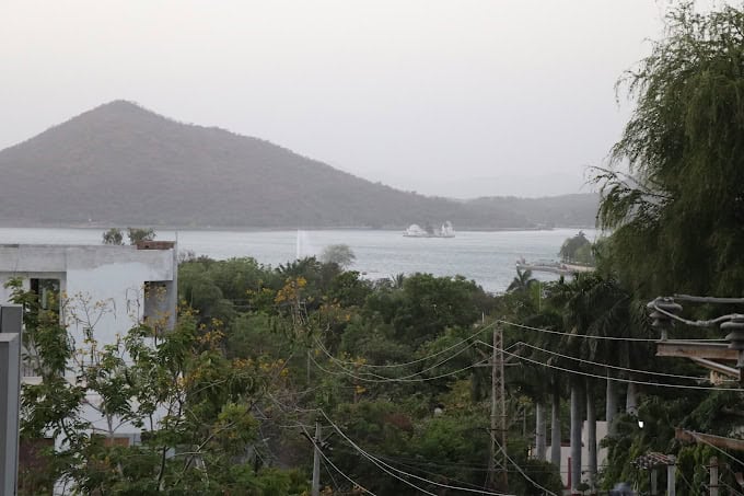 Budget Hotels In Udaipur With Lake View